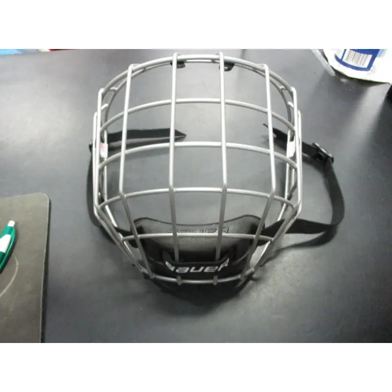 Used Bauer Size Medium Face Mask