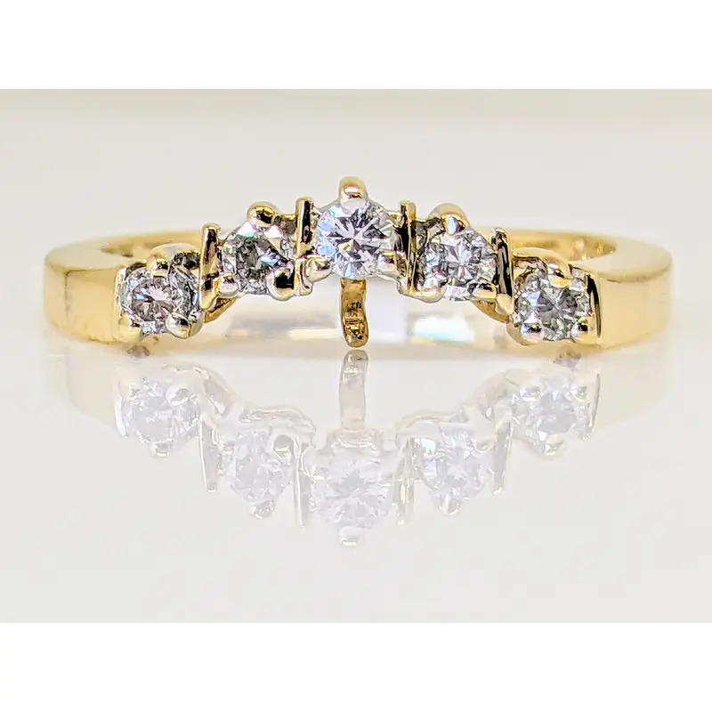 14K .25 CARAT TOTAL WEIGHT I1 J DIAMOND ROUND (5) CURVED ESTATE BAND 2.4 GRAMS