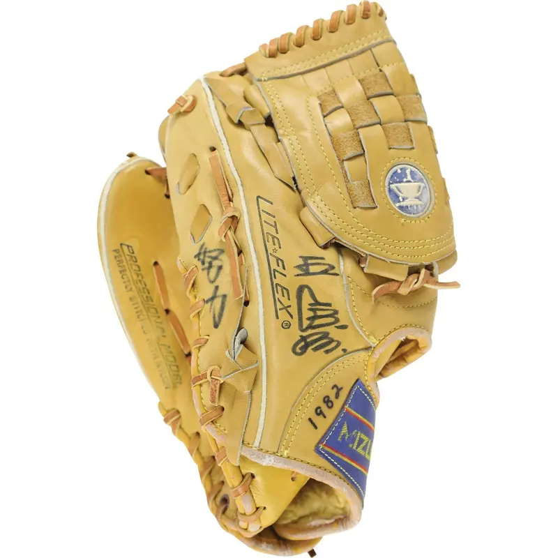 Sadaharu Oh Signed Vintage Mizuno Game Model Baseball Glove JSA COA