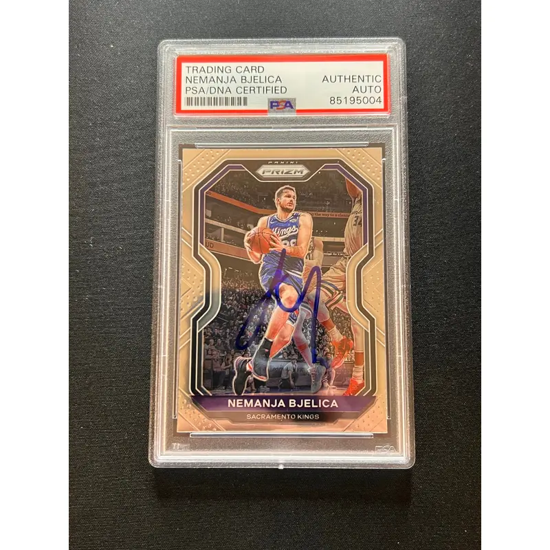 2020-21 Panini Prizm #190 Nemanja Bjelica Signed Card AUTO PSA/DNA Slabbed Kings