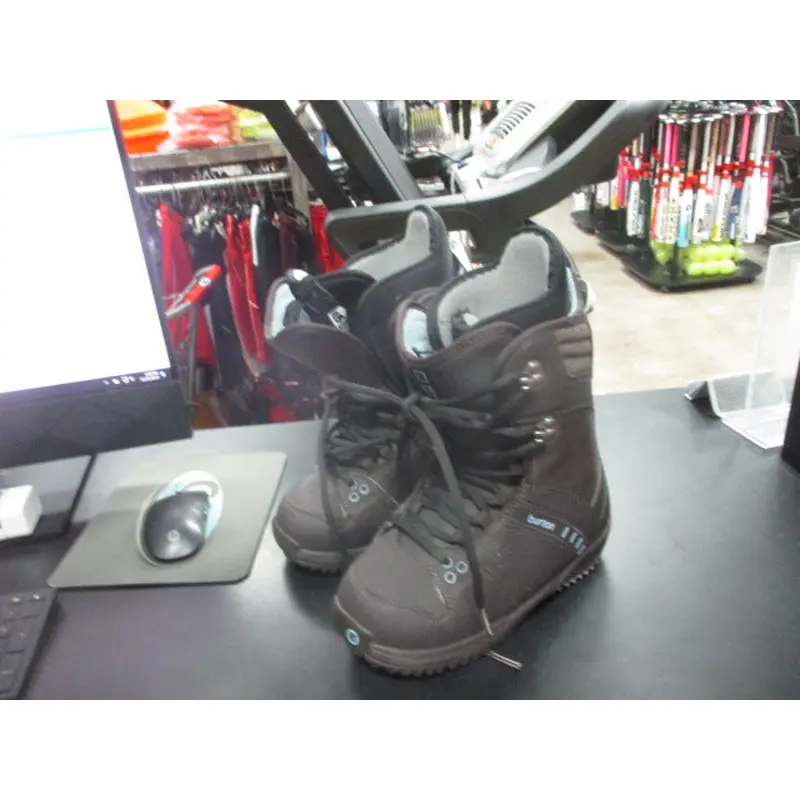 Used Burton Womens Freestyle Snowboard Boots Size 5.5 (Glue Coming Undone)