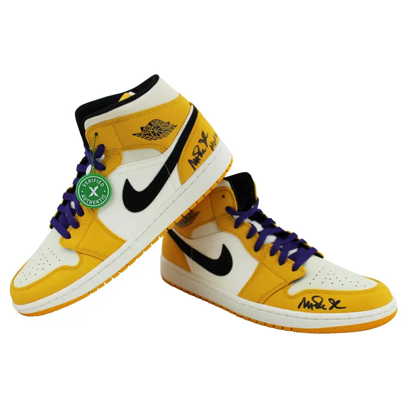 Lakers Magic Johnson HOF 02 Signed 2018 Nike Air Jordan 1 Size 13 Shoes BAS Wit