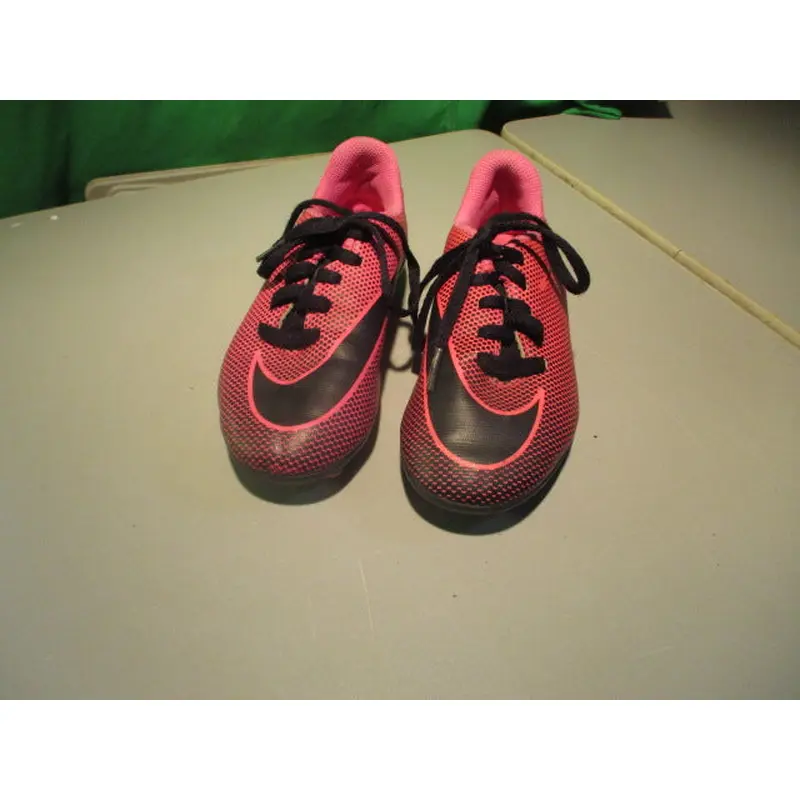 Used Youth Nike Cleats Size 12C