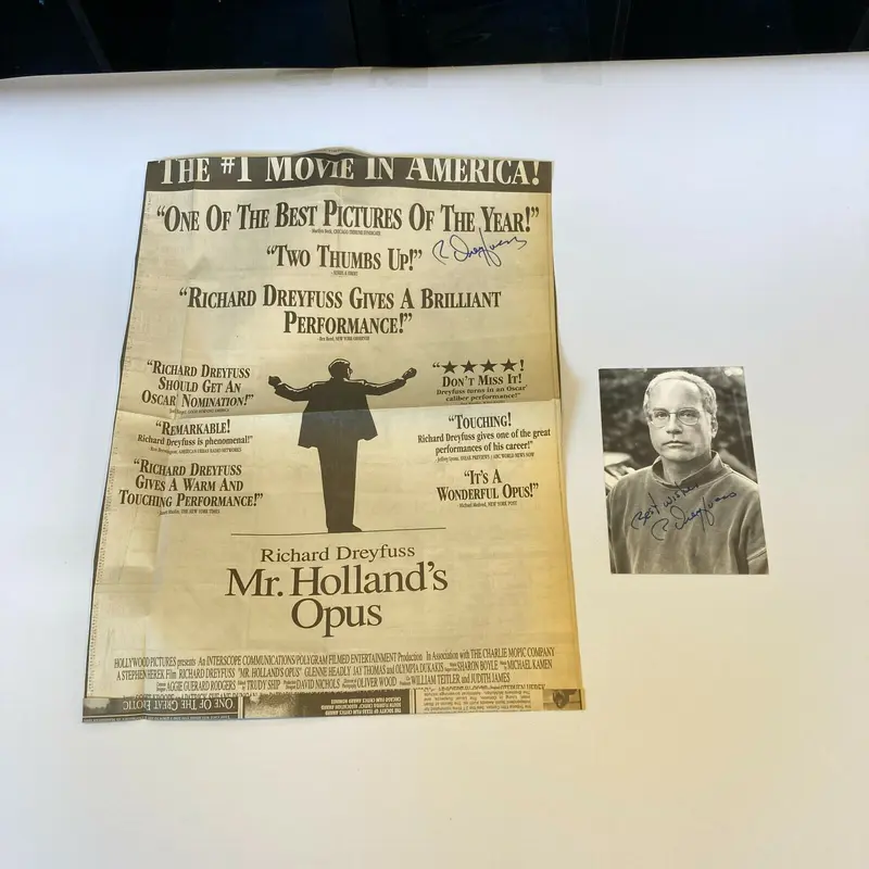 Lot Of (2) Richard Dreyfuss Signed Autographed Photos Movie Star