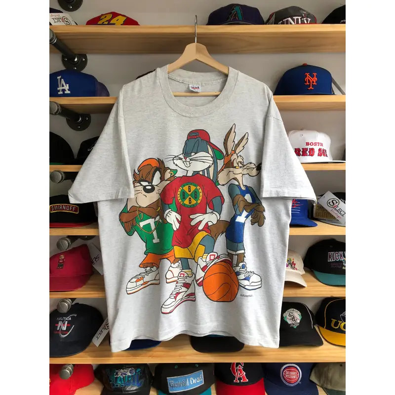 Vintage 1993 Warner Bros Bugs Taz & Wile E Basketball Tee Size XL