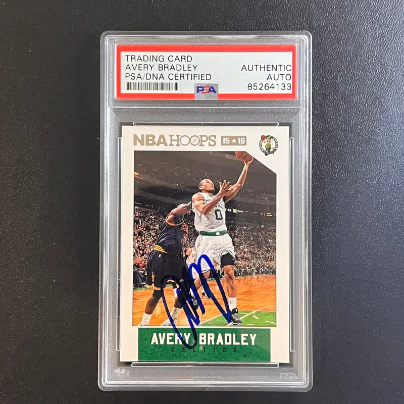 2015-16 Panini Hoops #205 Avery Bradley Signed Card AUTO PSA/DNA Slabbed Celtics