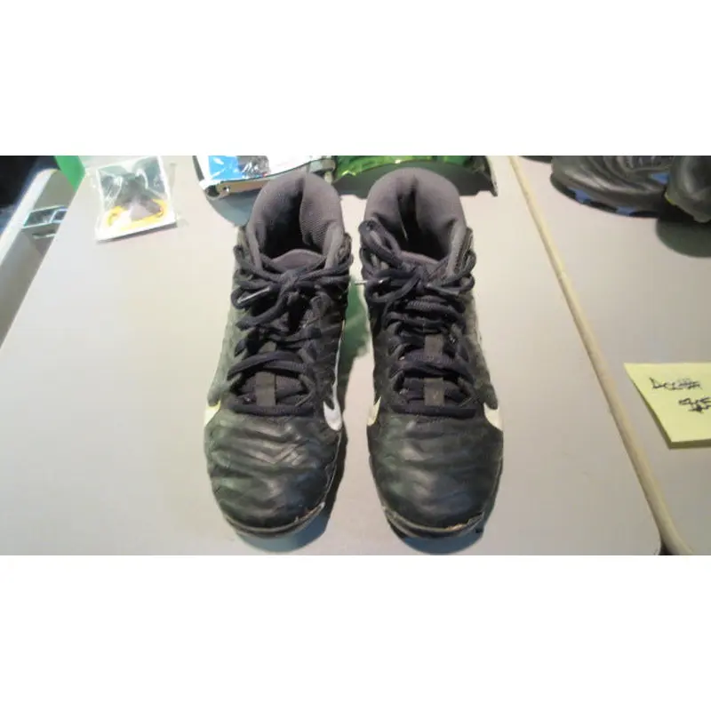 Used Nike Alpha Size 4 Cleats
