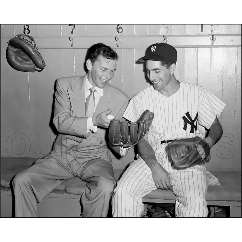 Frank Sinatra Phil Rizzuto 8X10 Photo - 1949 New York Yankees - 11962