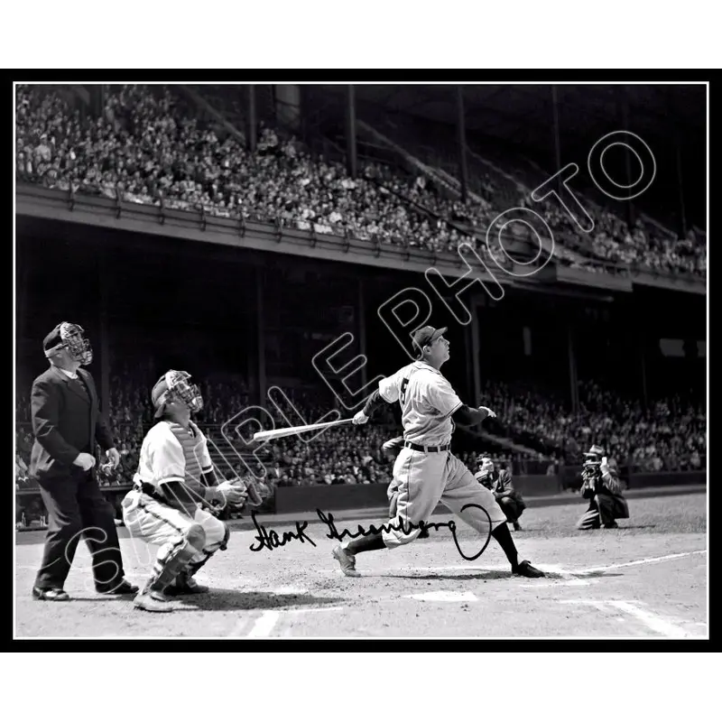 Hank Greenberg 8X10 Photo - Autographed 1947 Detroit Tigers - 391