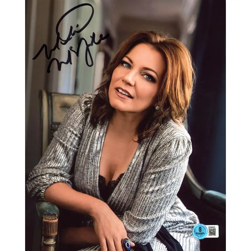 Martina McBride Musician Authentic Signed 8x10 Vertical Photo BAS #BS86633
