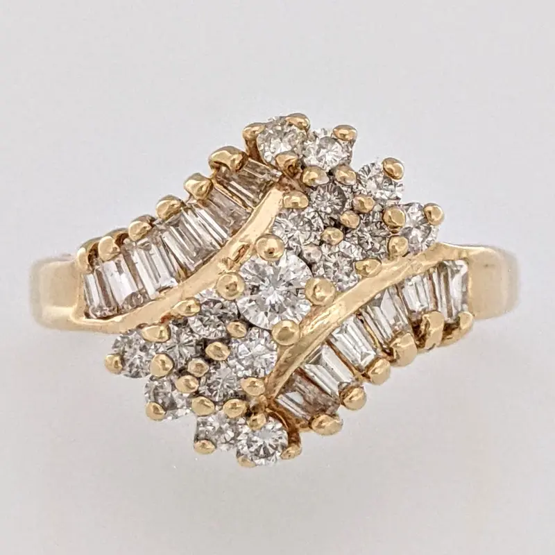 14k .96 CARAT TOTAL WEIGHT SI3 H DIAMOND ROUND (17) BAGUETTE (12) ESTATE RING 4.5 GRAMS