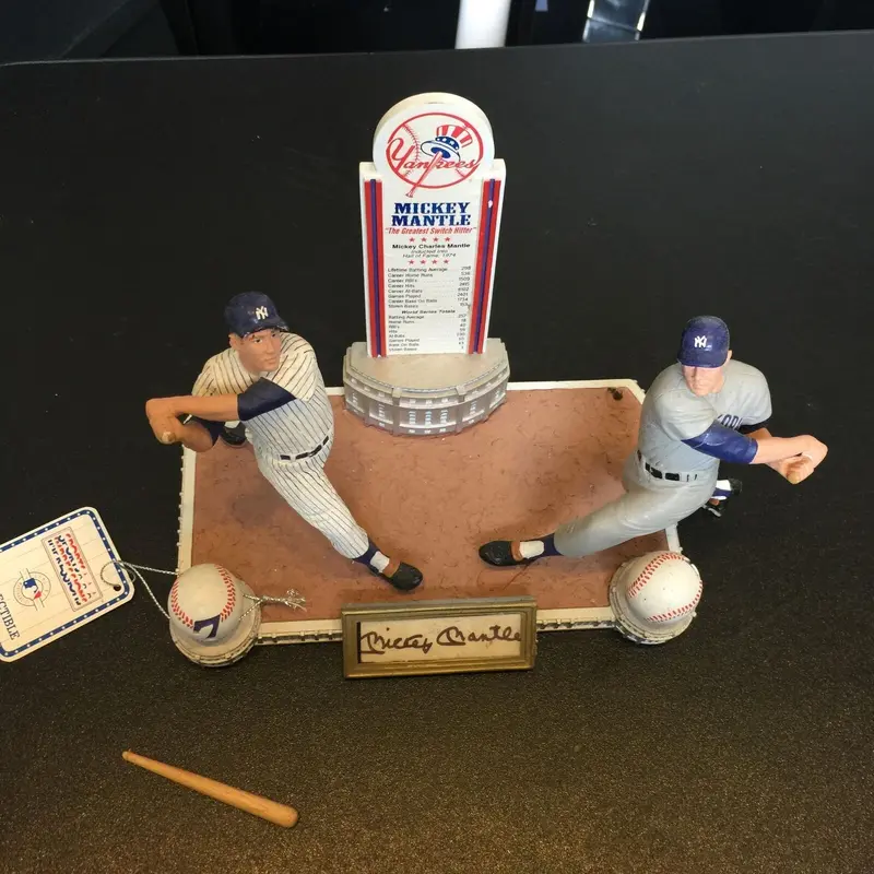 Mickey Mantle Signed Autographed Sports Impressions Switch Hitter Statue Figure