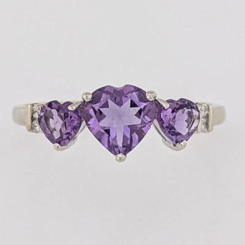14K WHITE AMETHYST HEART 6MM (1) 4MM (2) WITH (2) MELEE ESTATE RING 2.2 GRAMS