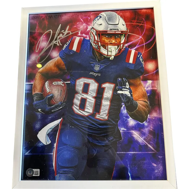 Jonnu Smith Autographed 11x14 Framed Photo - COA Beckett