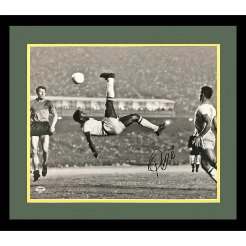 Pele Autographed Brazil (Bicycle Kick BW) Deluxe Framed 16x20 Photo - PSADNA