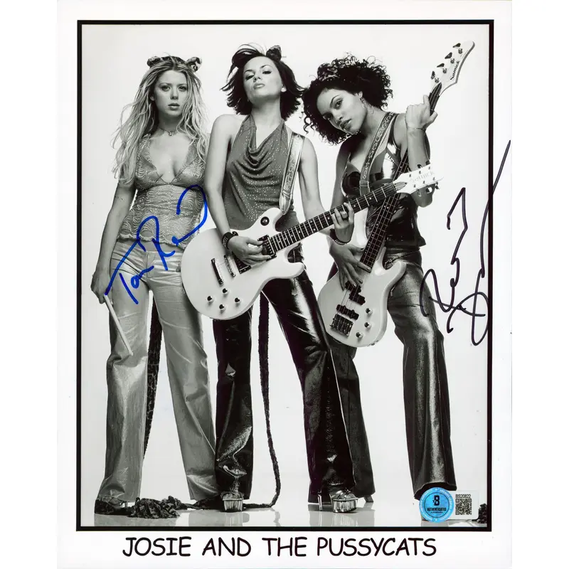 Tara Reid & Rosario Dawson Josie and the Pussycats Signed 8x10 Photo BAS BS20822