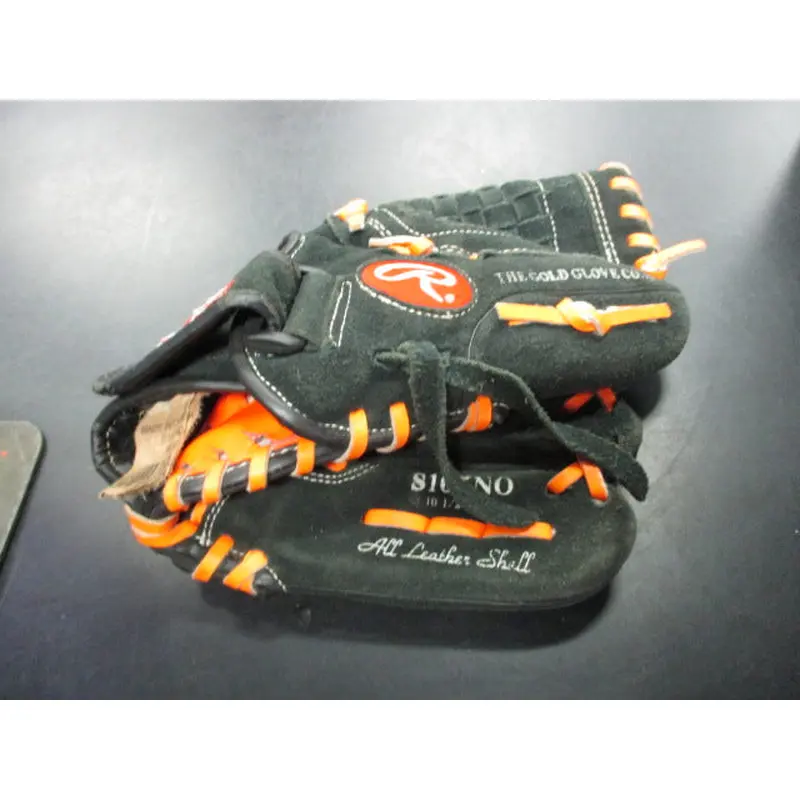 Used Rawlings Savage S105NO Size 10.5 Glove - RHT
